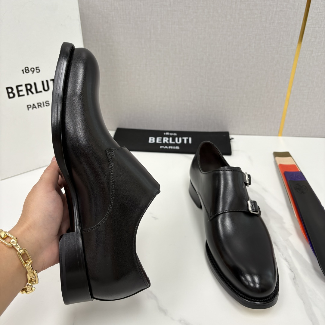 💋💍Berlut* 布鲁提 新款男士手工擦色正装皮鞋上新🆕 经典孟克搭扣皮鞋系列，能完美诠释优雅与质感的