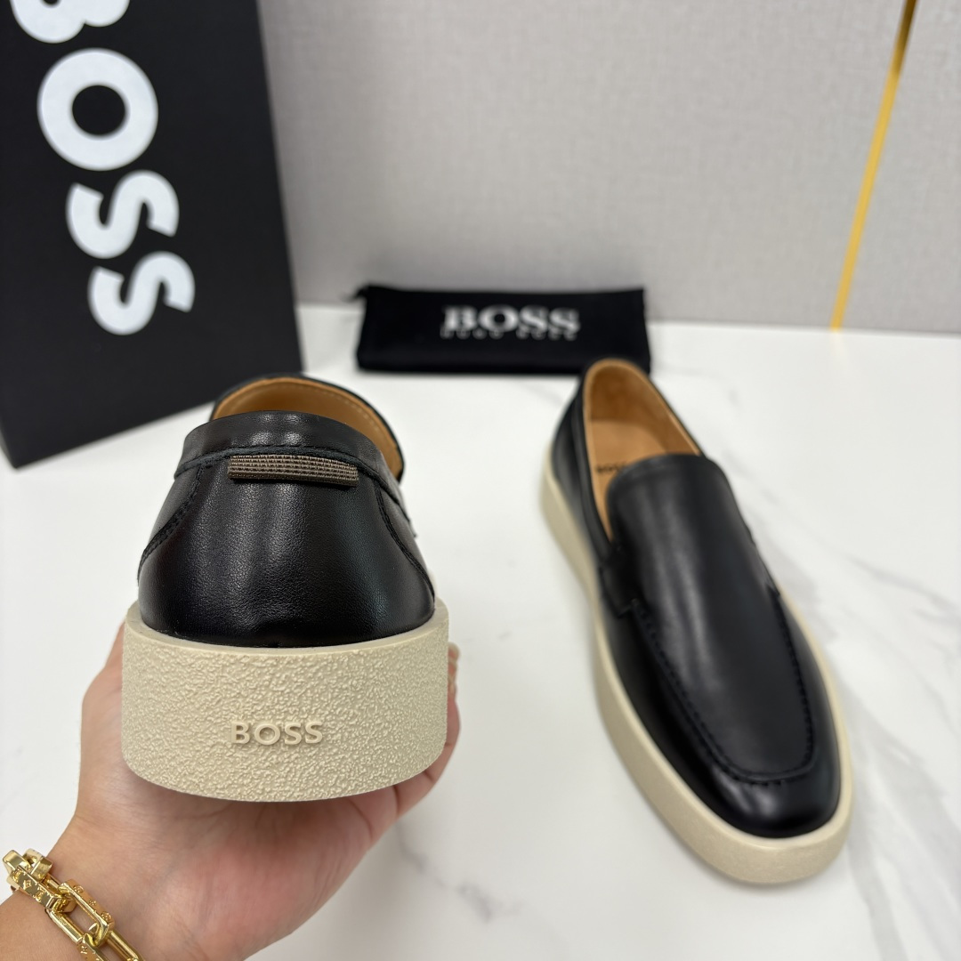 💋💍BOSS 男士新款 HUG*O BOSS男士休闲乐福鞋 商务与休闲的质感平衡。采用头层小牛皮，皮质细