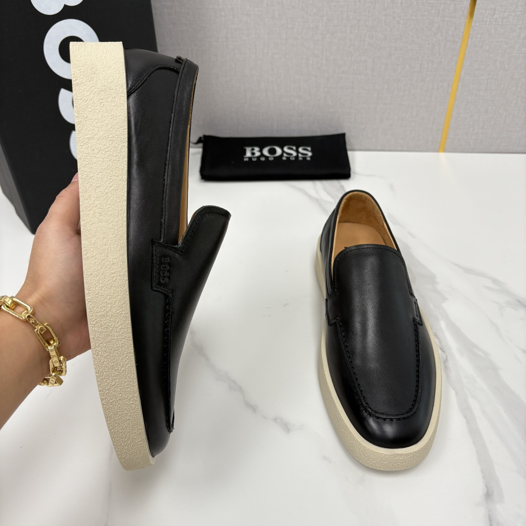 💋💍BOSS 男士新款 HUG*O BOSS男士休闲乐福鞋 商务与休闲的质感平衡。采用头层小牛皮，皮质细