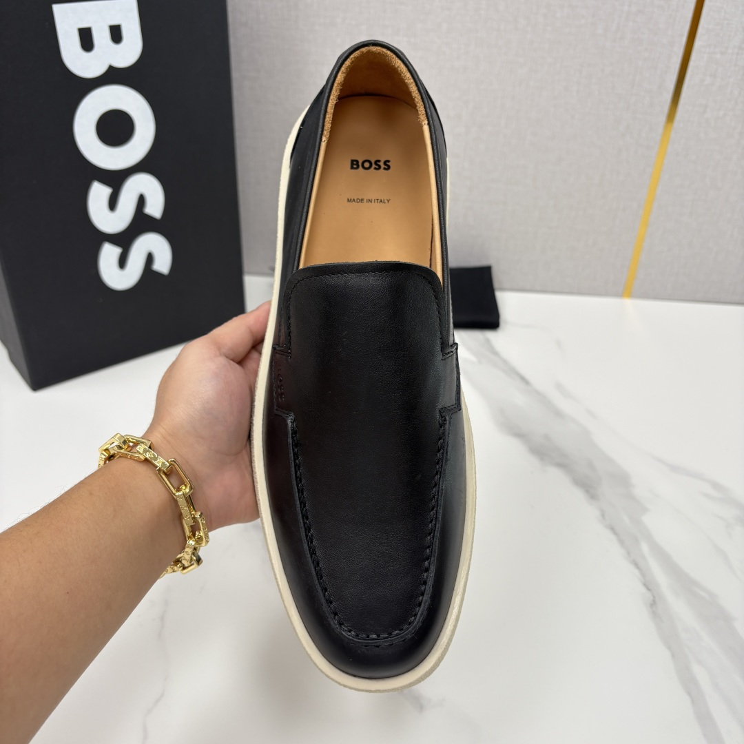 💋💍BOSS 男士新款 HUG*O BOSS男士休闲乐福鞋 商务与休闲的质感平衡。采用头层小牛皮，皮质细