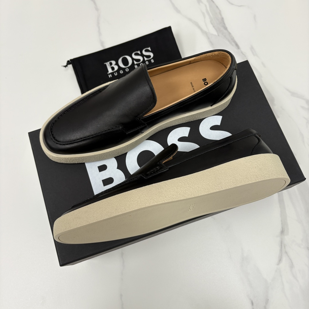 💋💍BOSS 男士新款 HUG*O BOSS男士休闲乐福鞋 商务与休闲的质感平衡。采用头层小牛皮，皮质细