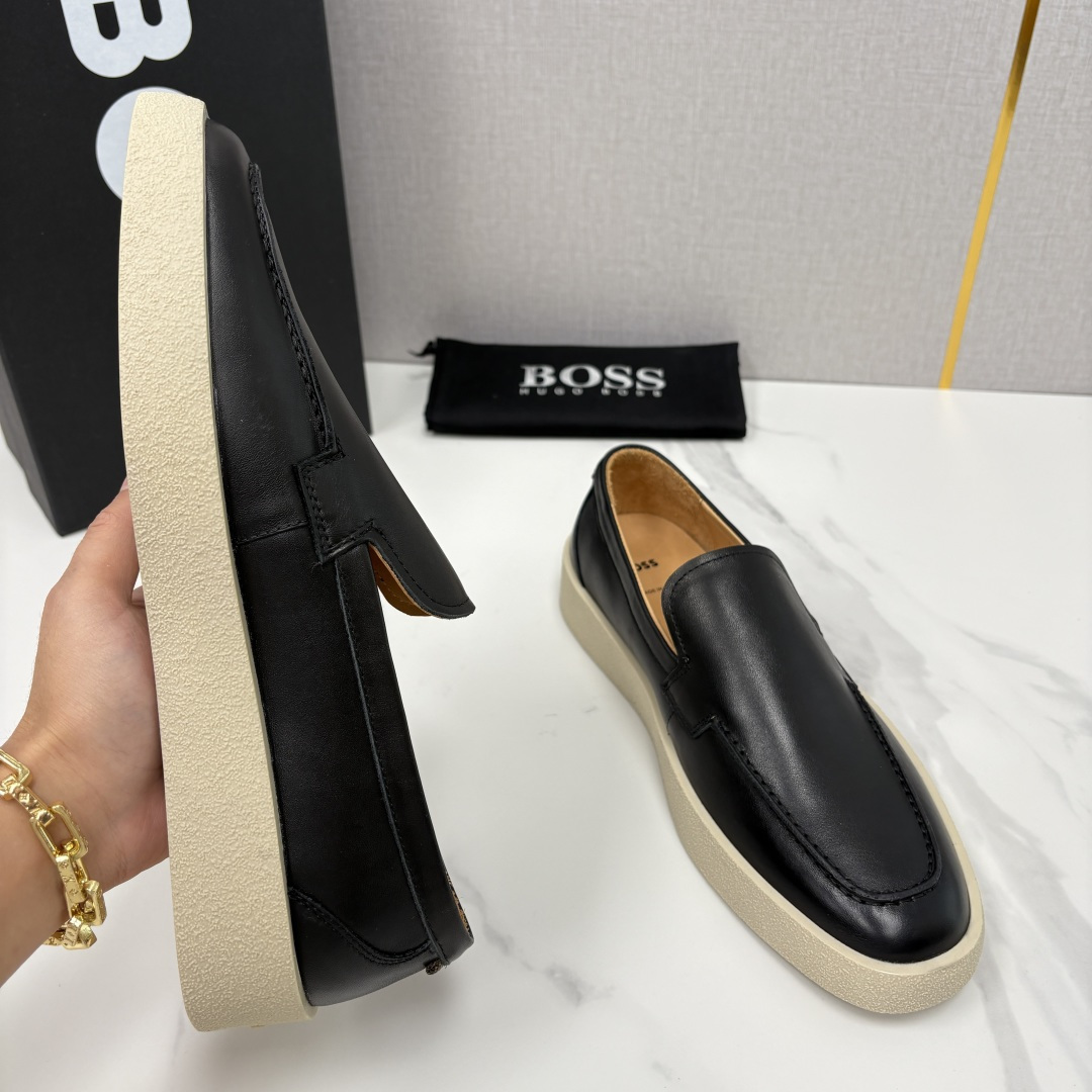 💋💍BOSS 男士新款 HUG*O BOSS男士休闲乐福鞋 商务与休闲的质感平衡。采用头层小牛皮，皮质细