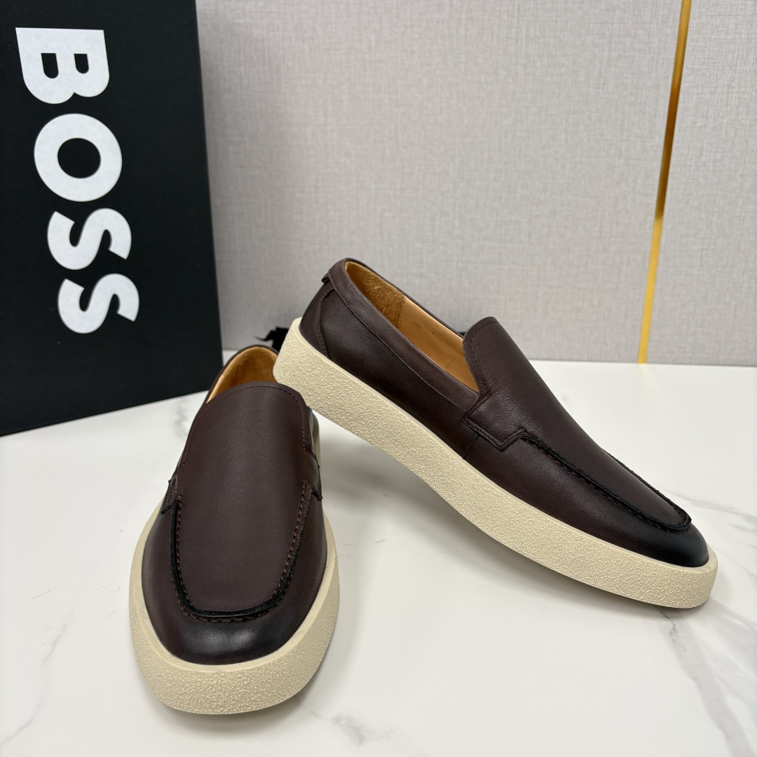 💋💍BOSS 男士新款 HUG*O BOSS男士休闲乐福鞋 商务与休闲的质感平衡。采用头层小牛皮，皮质细