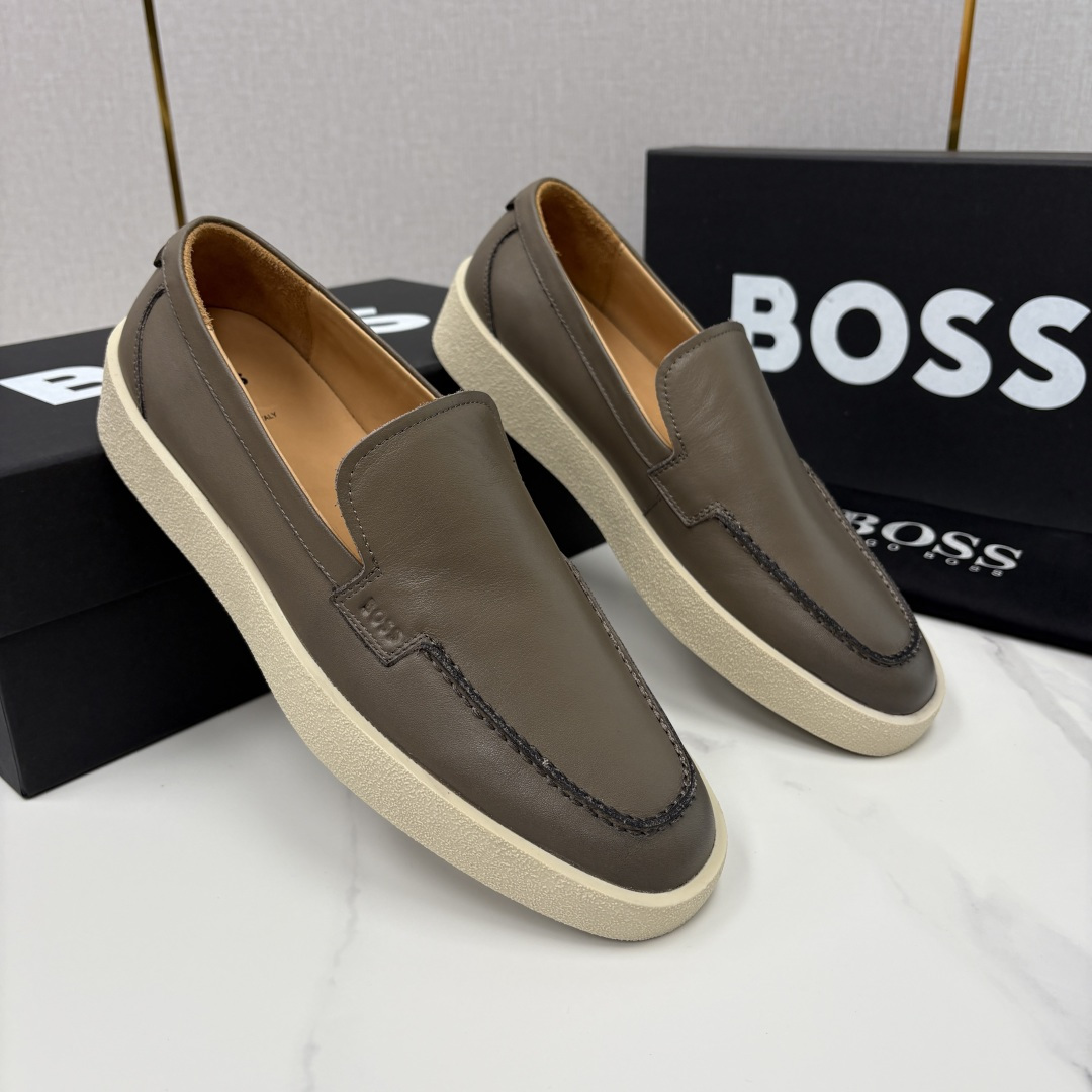 💋💍BOSS 男士新款 HUG*O BOSS男士休闲乐福鞋 商务与休闲的质感平衡。采用头层小牛皮，皮质细