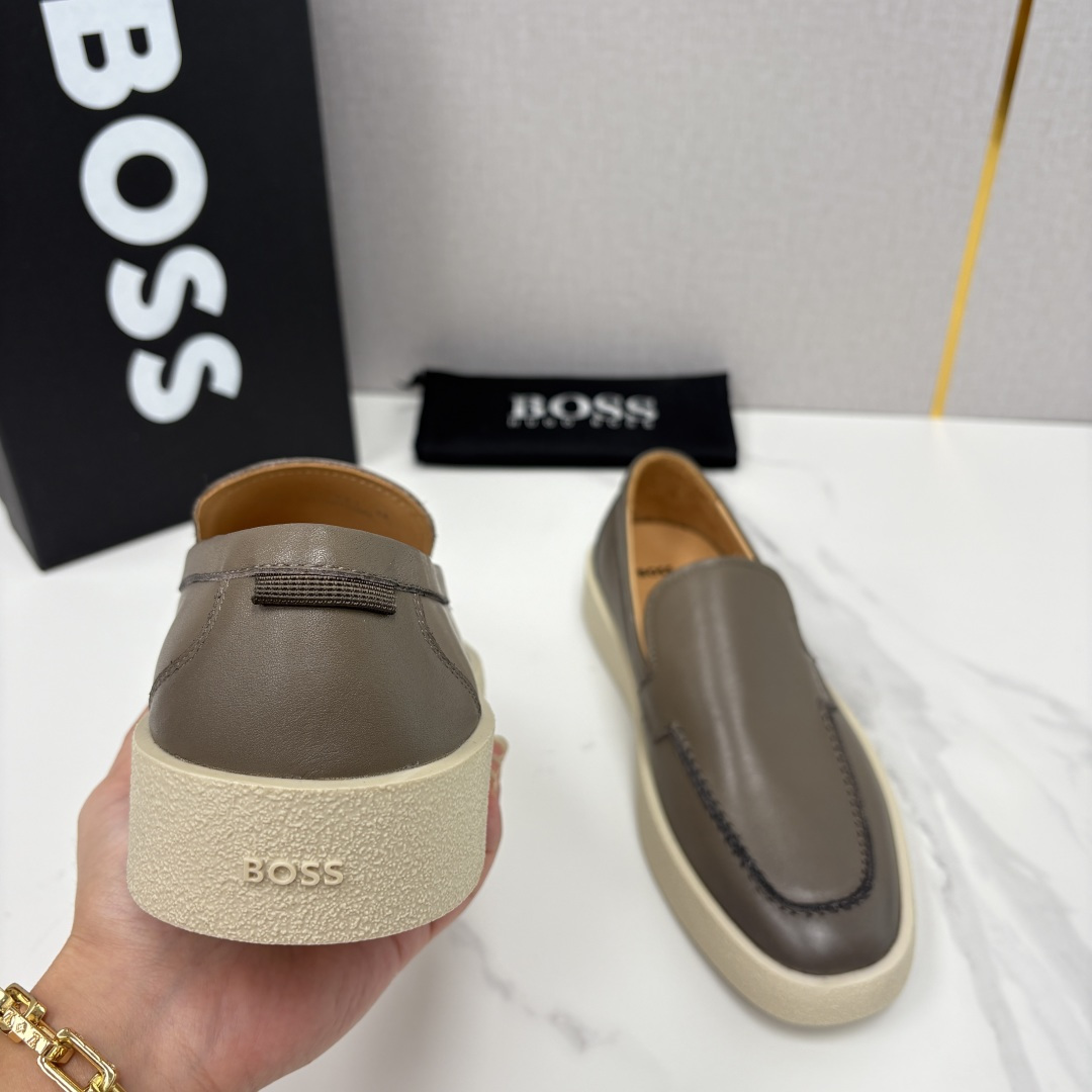 💋💍BOSS 男士新款 HUG*O BOSS男士休闲乐福鞋 商务与休闲的质感平衡。采用头层小牛皮，皮质细