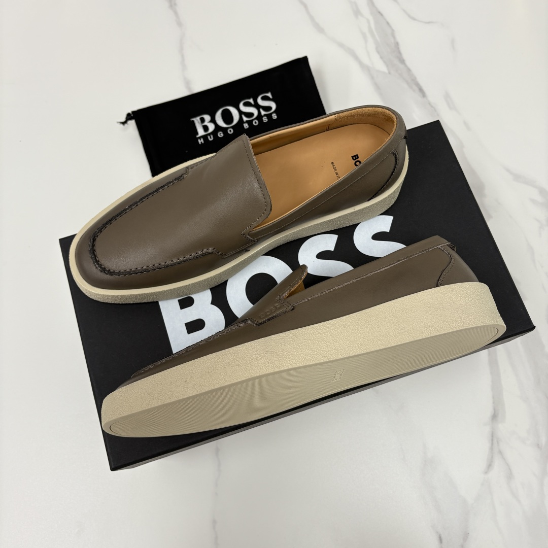 💋💍BOSS 男士新款 HUG*O BOSS男士休闲乐福鞋 商务与休闲的质感平衡。采用头层小牛皮，皮质细