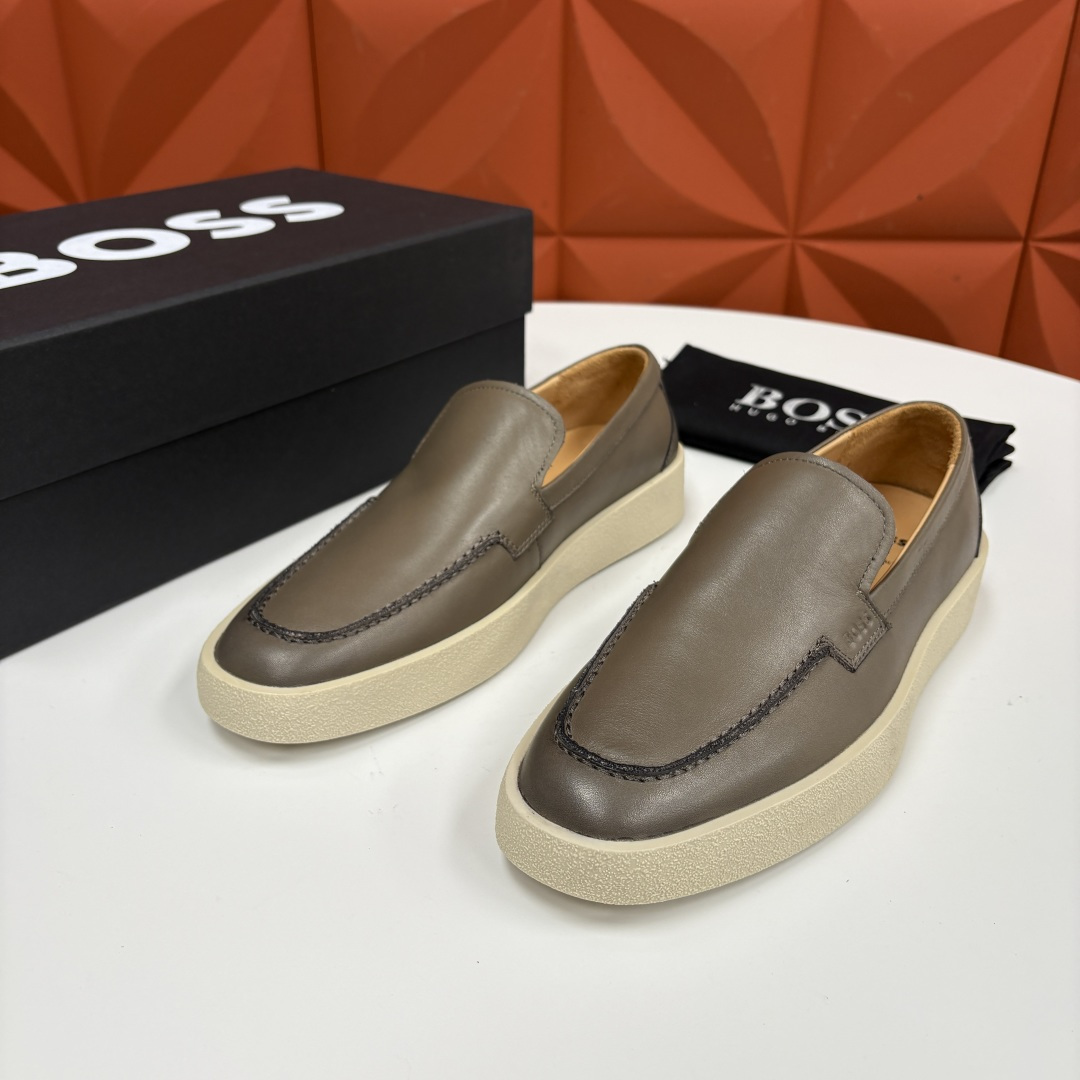 💋💍BOSS 男士新款 HUG*O BOSS男士休闲乐福鞋 商务与休闲的质感平衡。采用头层小牛皮，皮质细