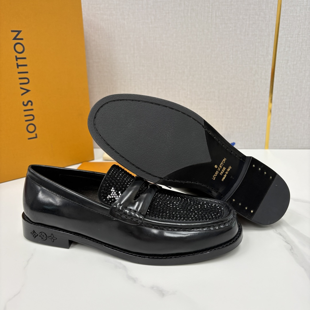 💋💍L家新品 LOUI* 乐福鞋皮鞋 官方 9,350 本款Major乐福鞋皮鞋系列采用进口小牛皮/开边