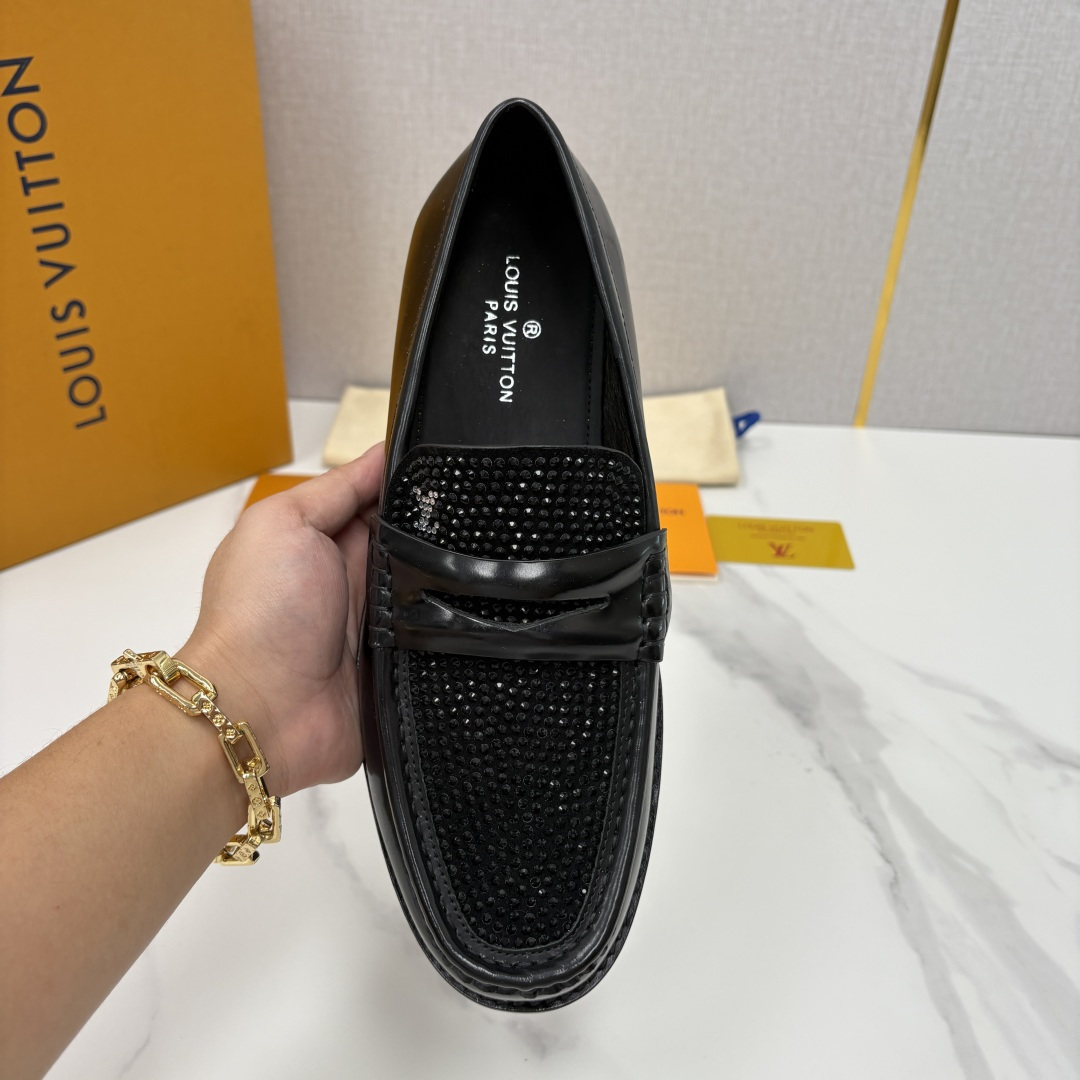 💋💍L家新品 LOUI* 乐福鞋皮鞋 官方 9,350 本款Major乐福鞋皮鞋系列采用进口小牛皮/开边