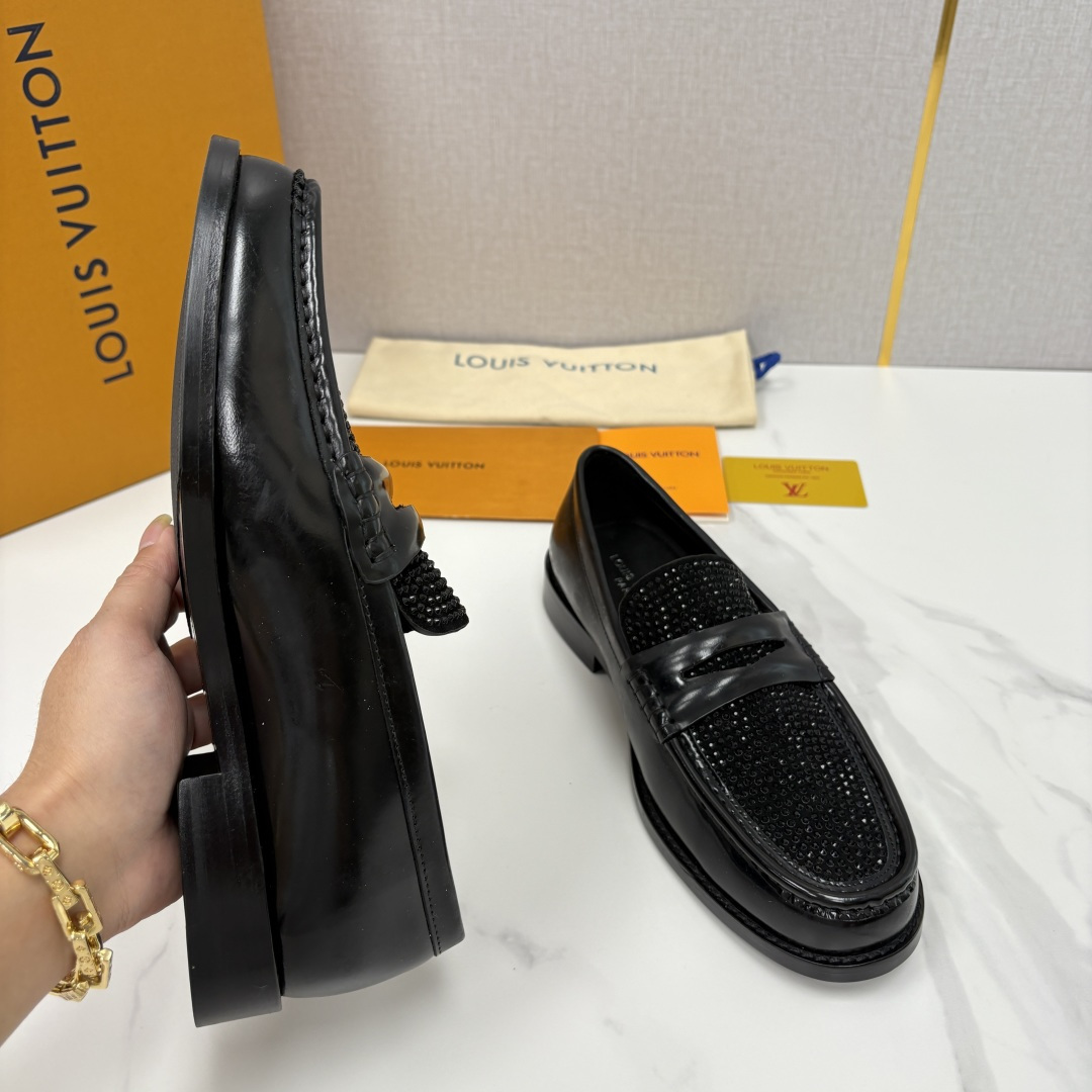 💋💍L家新品 LOUI* 乐福鞋皮鞋 官方 9,350 本款Major乐福鞋皮鞋系列采用进口小牛皮/开边