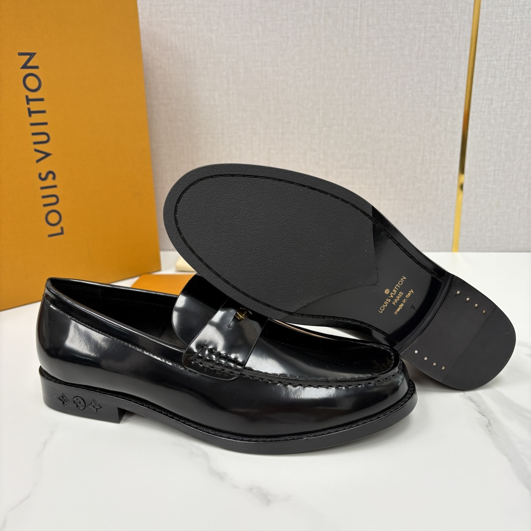 💋💍L家新品 LOUI* 乐福鞋皮鞋 官方 9,350 本款Major乐福鞋皮鞋系列采用进口小牛皮/开边