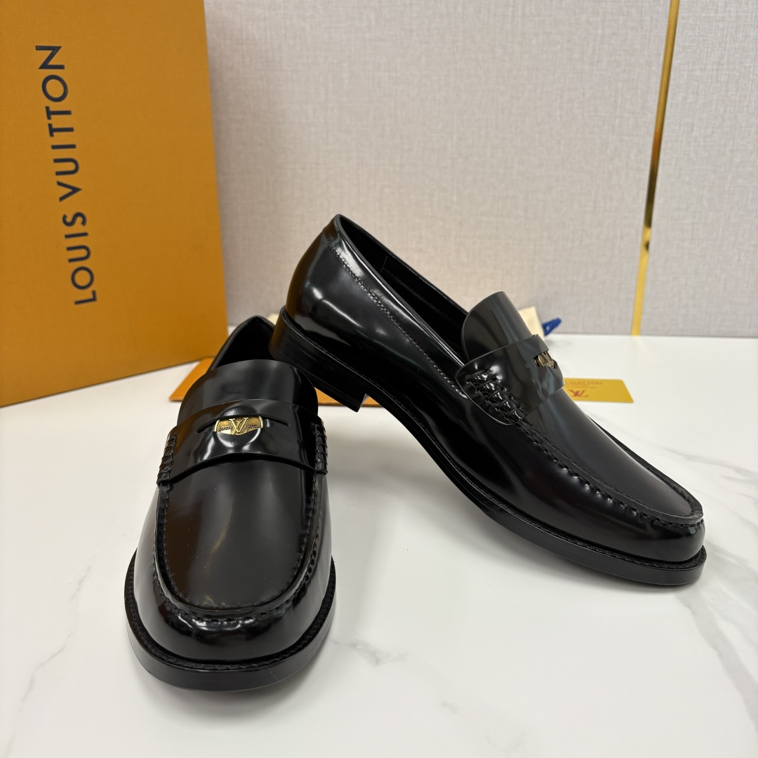 💋💍L家新品 LOUI* 乐福鞋皮鞋 官方 9,350 本款Major乐福鞋皮鞋系列采用进口小牛皮/开边