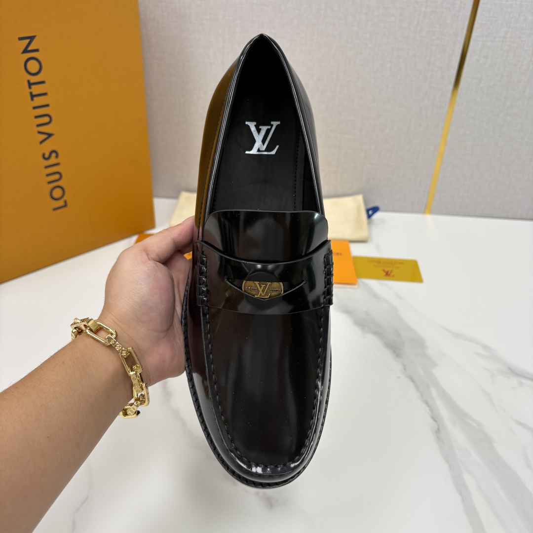 💋💍L家新品 LOUI* 乐福鞋皮鞋 官方 9,350 本款Major乐福鞋皮鞋系列采用进口小牛皮/开边