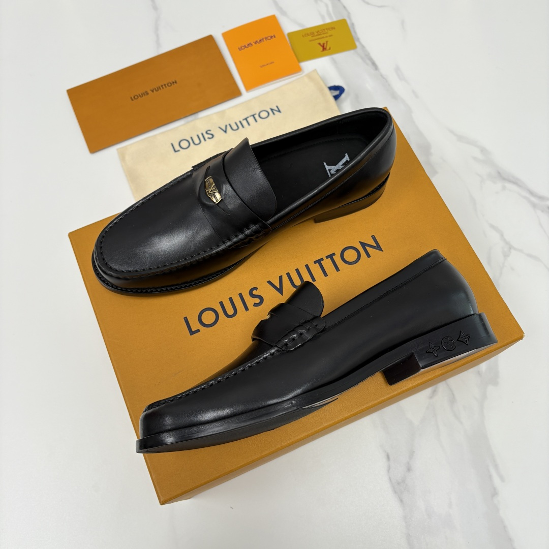 💋💍L家新品 LOUI* 乐福鞋皮鞋 官方 9,350 本款Major乐福鞋皮鞋系列采用进口小牛皮/开边