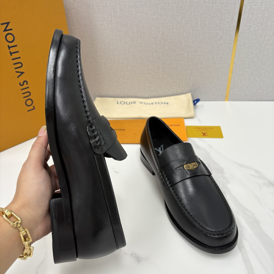 💋💍L家新品 LOUI* 乐福鞋皮鞋 官方 9,350 本款Major乐福鞋皮鞋系列采用进口小牛皮/开边