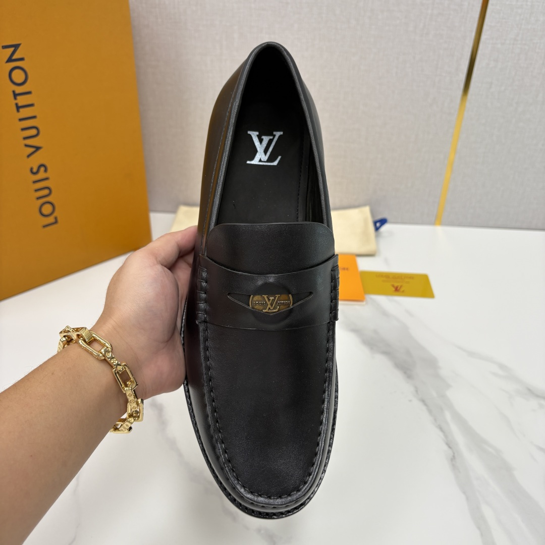 💋💍L家新品 LOUI* 乐福鞋皮鞋 官方 9,350 本款Major乐福鞋皮鞋系列采用进口小牛皮/开边