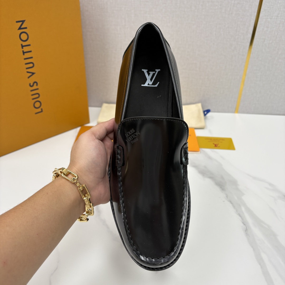 💋💍L家新品 LOUI* 乐福鞋皮鞋 官方 9,350 本款Major乐福鞋皮鞋系列采用进口小牛皮/开边