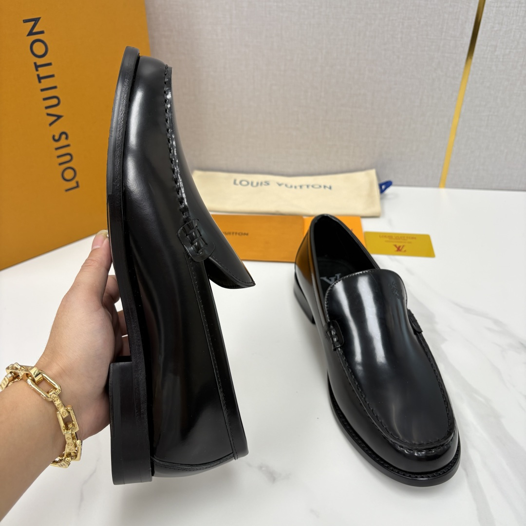 💋💍L家新品 LOUI* 乐福鞋皮鞋 官方 9,350 本款Major乐福鞋皮鞋系列采用进口小牛皮/开边