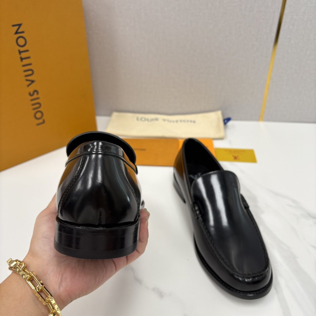 💋💍L家新品 LOUI* 乐福鞋皮鞋 官方 9,350 本款Major乐福鞋皮鞋系列采用进口小牛皮/开边