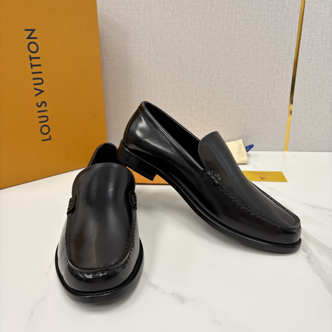 💋💍L家新品 LOUI* 乐福鞋皮鞋 官方 9,350 本款Major乐福鞋皮鞋系列采用进口小牛皮/开边