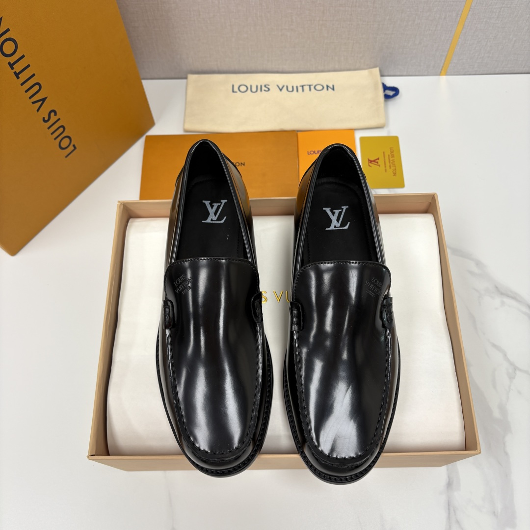 💋💍L家新品 LOUI* 乐福鞋皮鞋 官方 9,350 本款Major乐福鞋皮鞋系列采用进口小牛皮/开边