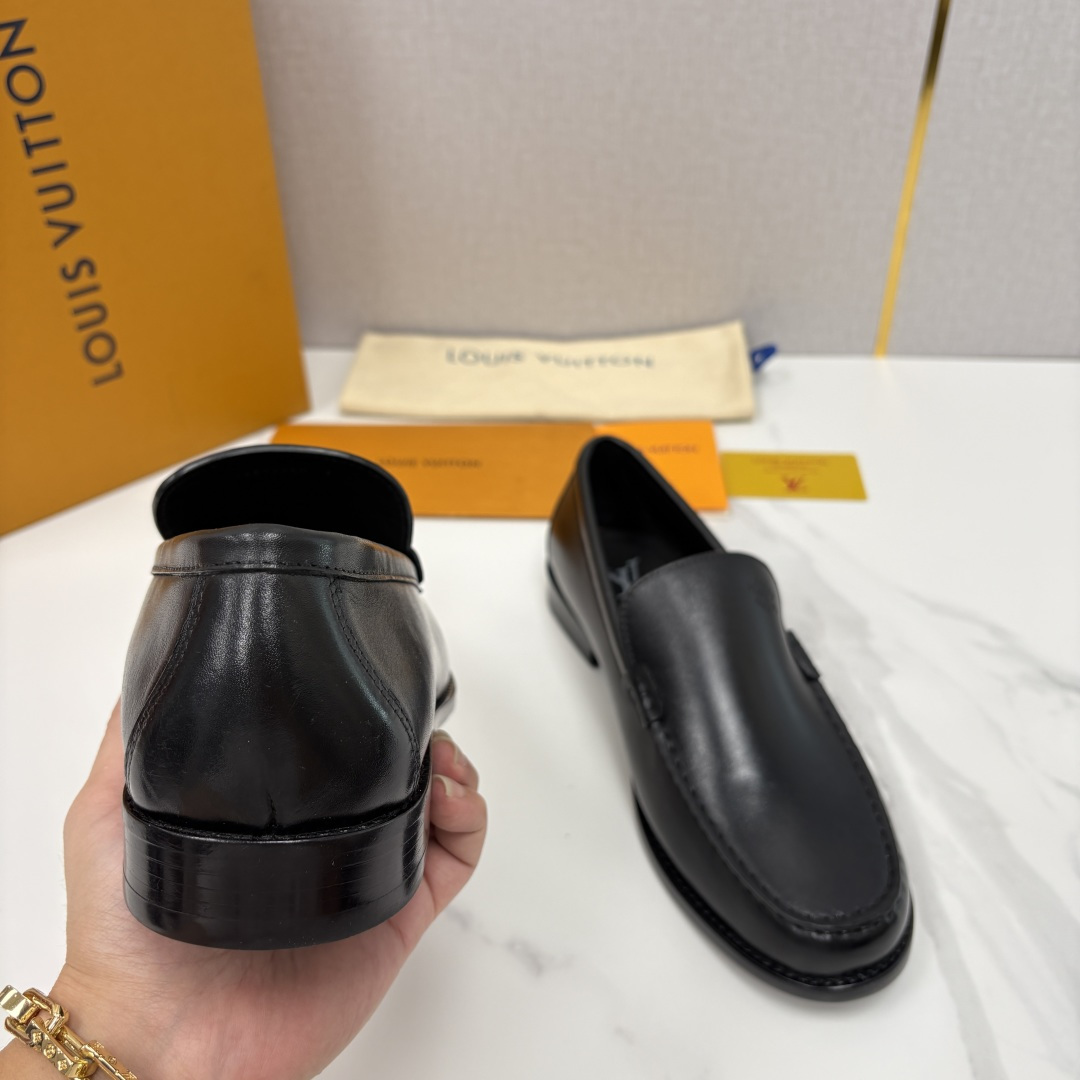 💋💍L家新品 LOUI* 乐福鞋皮鞋 官方 9,350 本款Major乐福鞋皮鞋系列采用进口小牛皮/开边