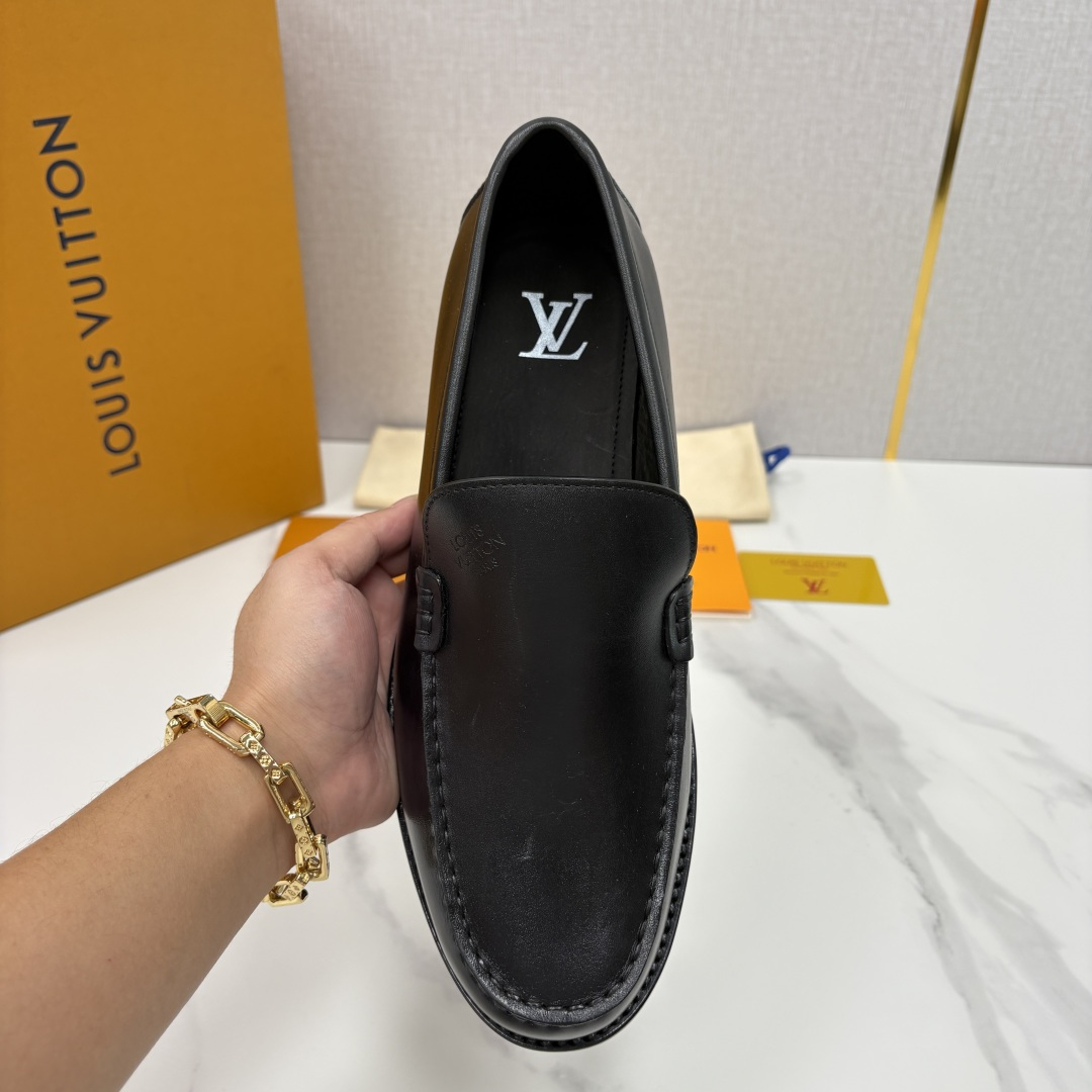 💋💍L家新品 LOUI* 乐福鞋皮鞋 官方 9,350 本款Major乐福鞋皮鞋系列采用进口小牛皮/开边