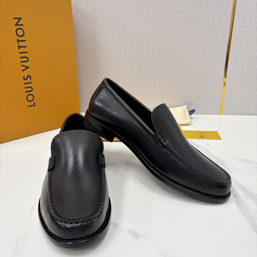 💋💍L家新品 LOUI* 乐福鞋皮鞋 官方 9,350 本款Major乐福鞋皮鞋系列采用进口小牛皮/开边