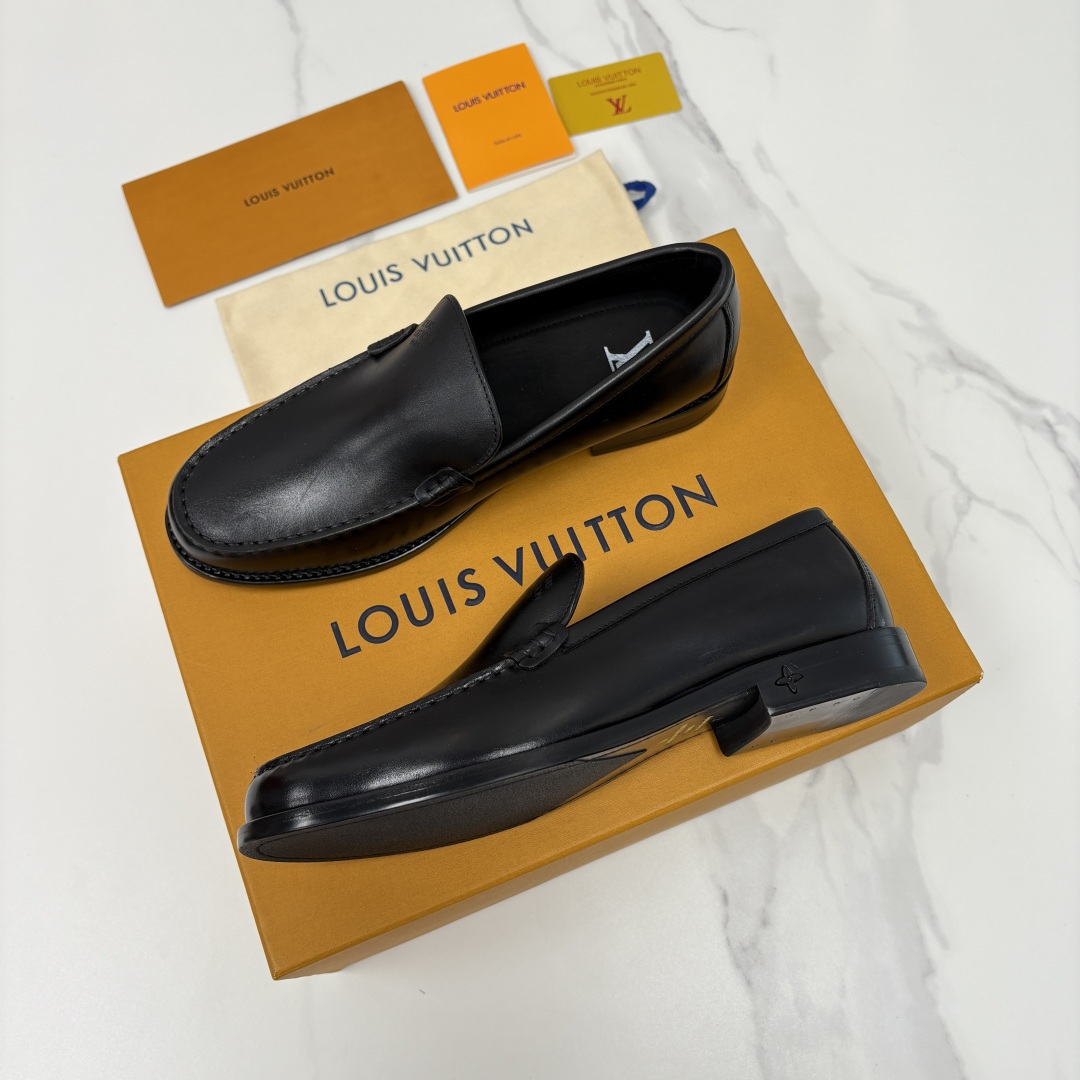 💋💍L家新品 LOUI* 乐福鞋皮鞋 官方 9,350 本款Major乐福鞋皮鞋系列采用进口小牛皮/开边