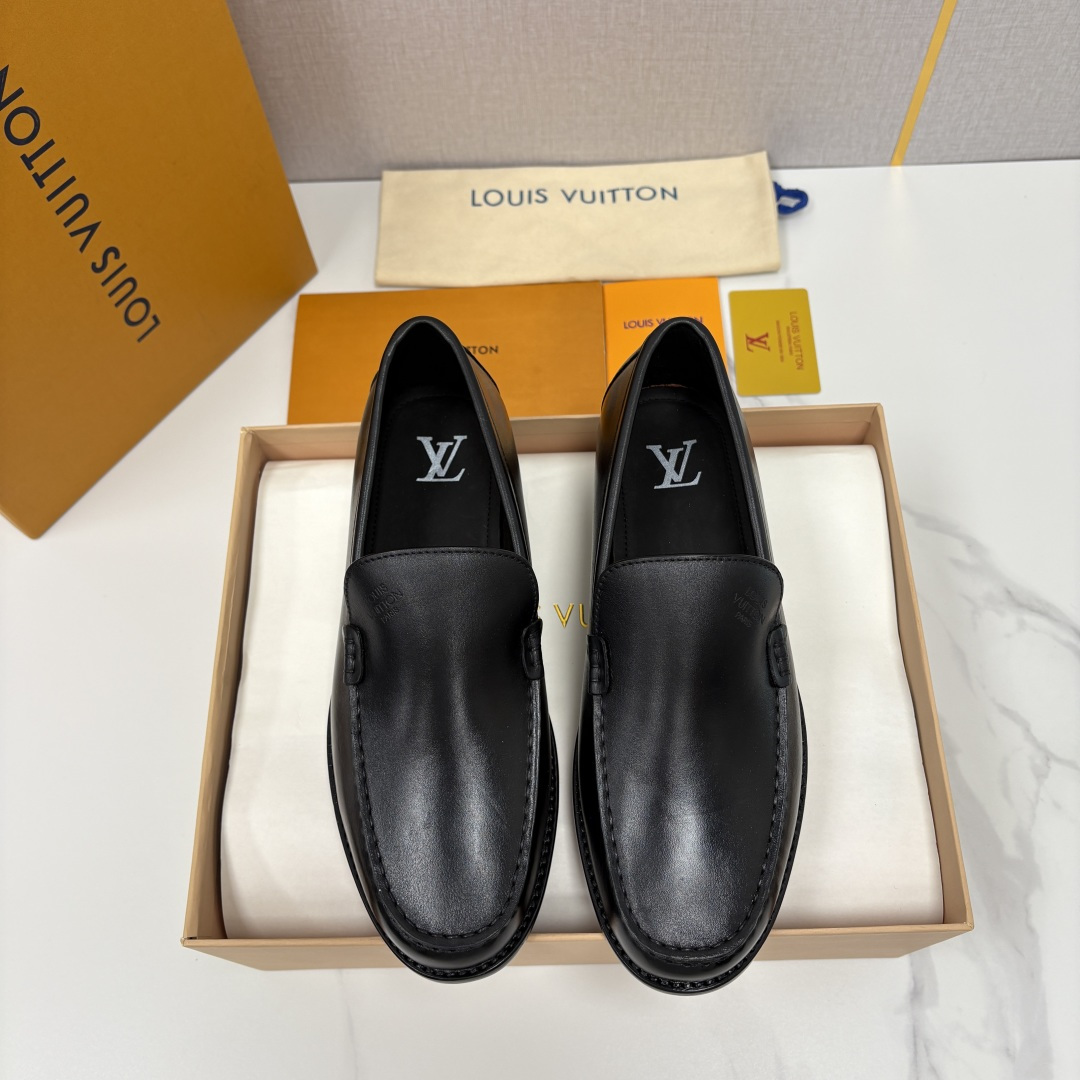 💋💍L家新品 LOUI* 乐福鞋皮鞋 官方 9,350 本款Major乐福鞋皮鞋系列采用进口小牛皮/开边