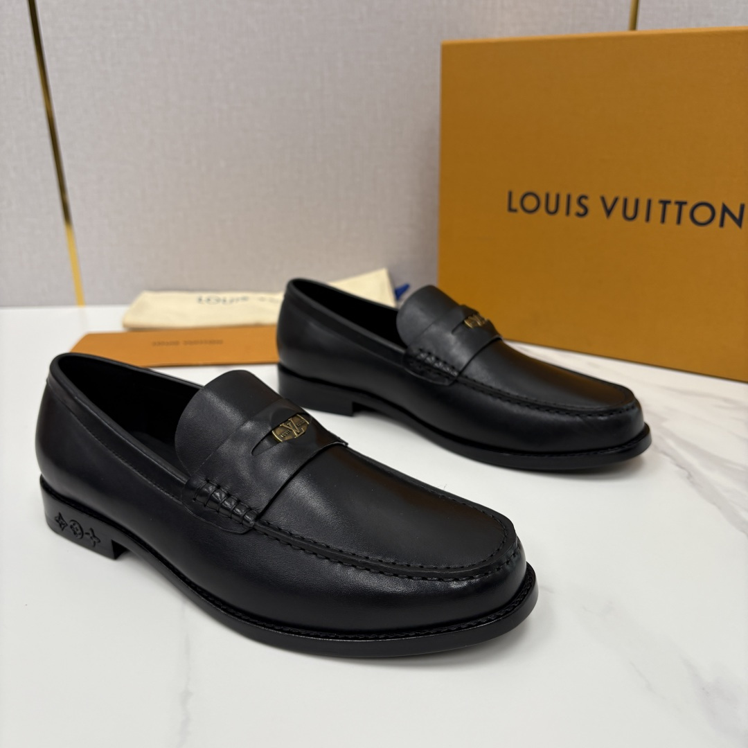 💋💍L家新品 LOUI* 乐福鞋皮鞋 官方 9,350 本款Major乐福鞋皮鞋系列采用进口小牛皮/开边