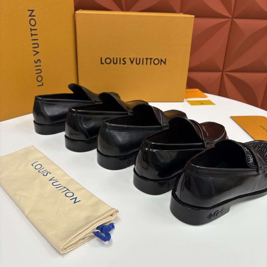 💋💍L家新品 LOUI* 乐福鞋皮鞋 官方 9,350 本款Major乐福鞋皮鞋系列采用进口小牛皮/开边