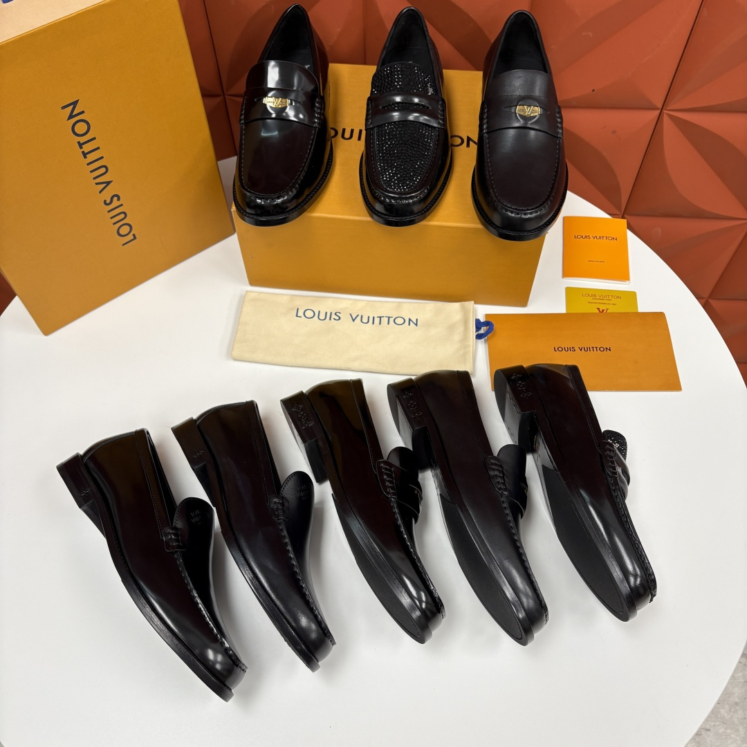 💋💍L家新品 LOUI* 乐福鞋皮鞋 官方 9,350 本款Major乐福鞋皮鞋系列采用进口小牛皮/开边