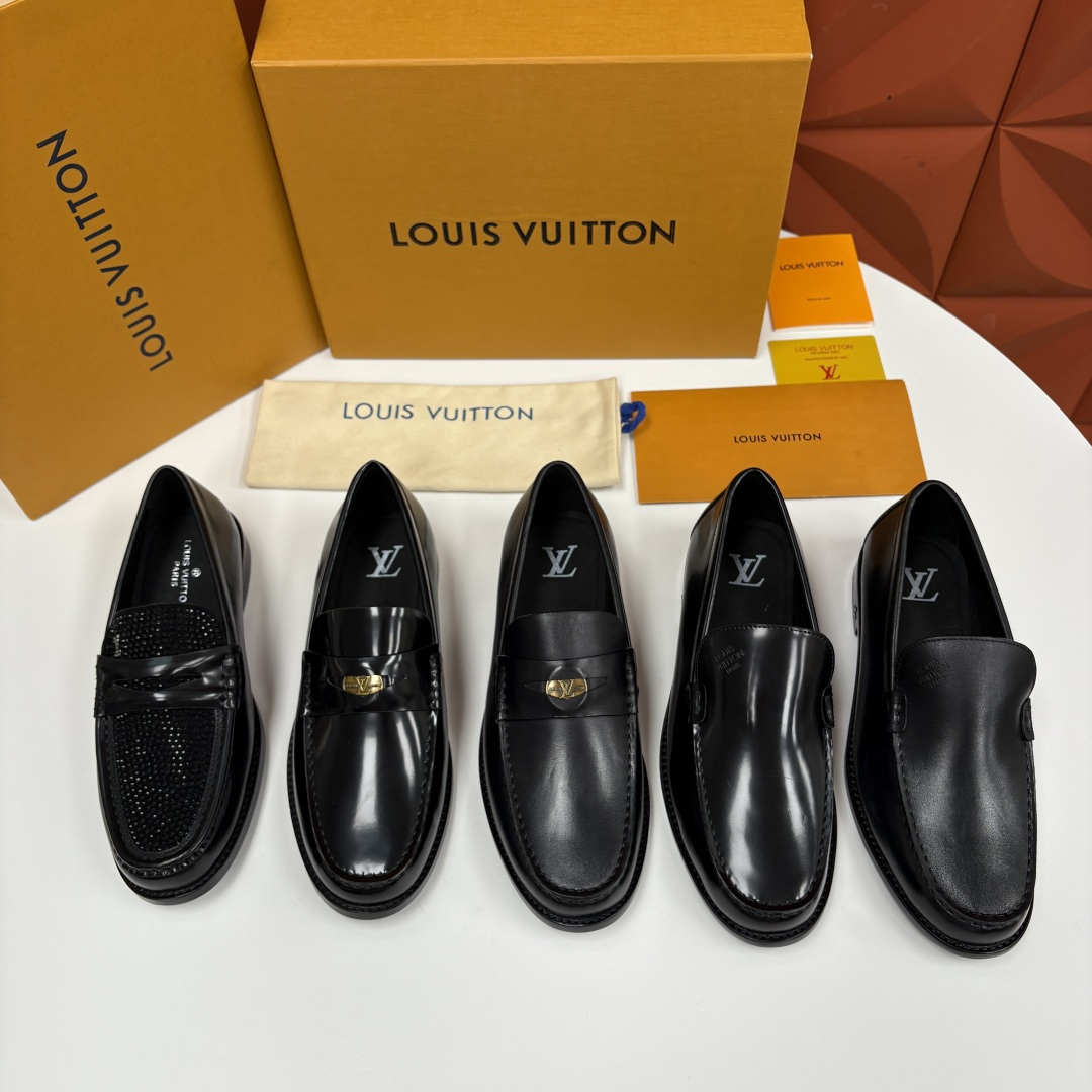 💋💍L家新品 LOUI* 乐福鞋皮鞋 官方 9,350 本款Major乐福鞋皮鞋系列采用进口小牛皮/开边