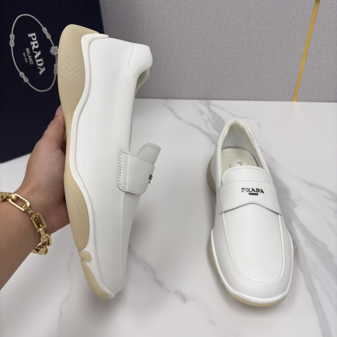 💋💍P家新品 Prad* 普拉-达 莞产出品 新款男士一脚蹬休闲乐福鞋 精准贴合它的设计与质感 采用进口