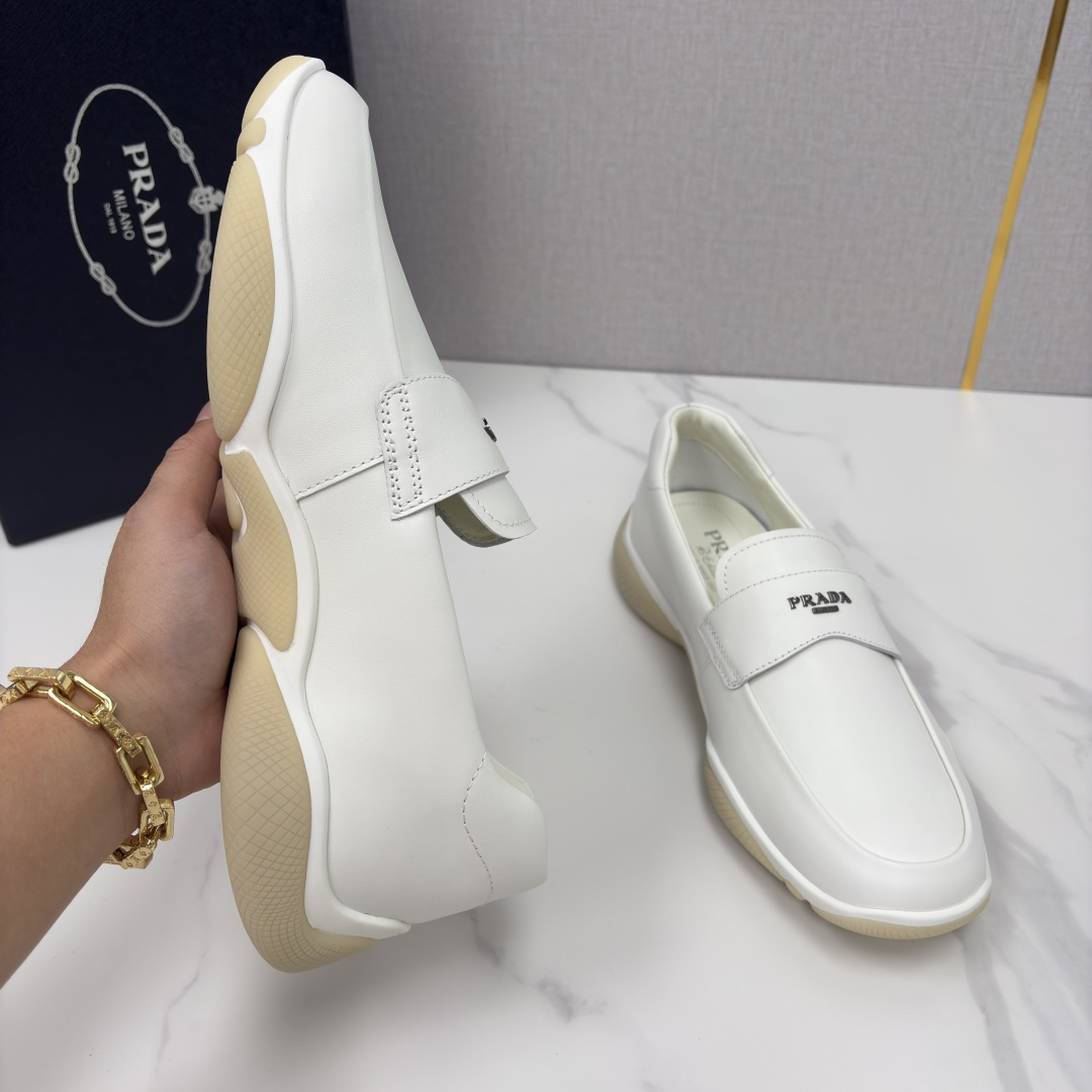 💋💍P家新品 Prad* 普拉-达 莞产出品 新款男士一脚蹬休闲乐福鞋 精准贴合它的设计与质感 采用进口