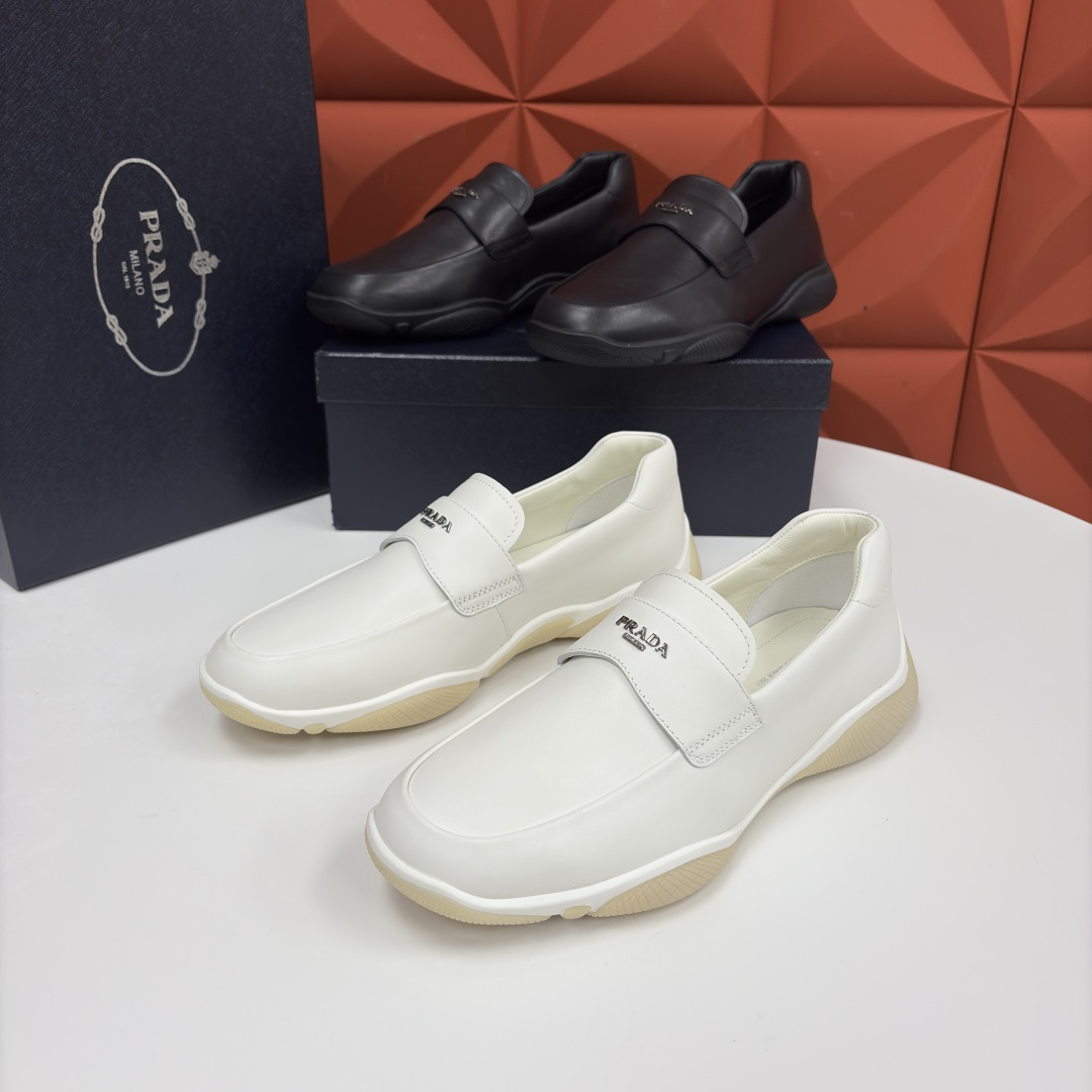💋💍P家新品 Prad* 普拉-达 莞产出品 新款男士一脚蹬休闲乐福鞋 精准贴合它的设计与质感 采用进口