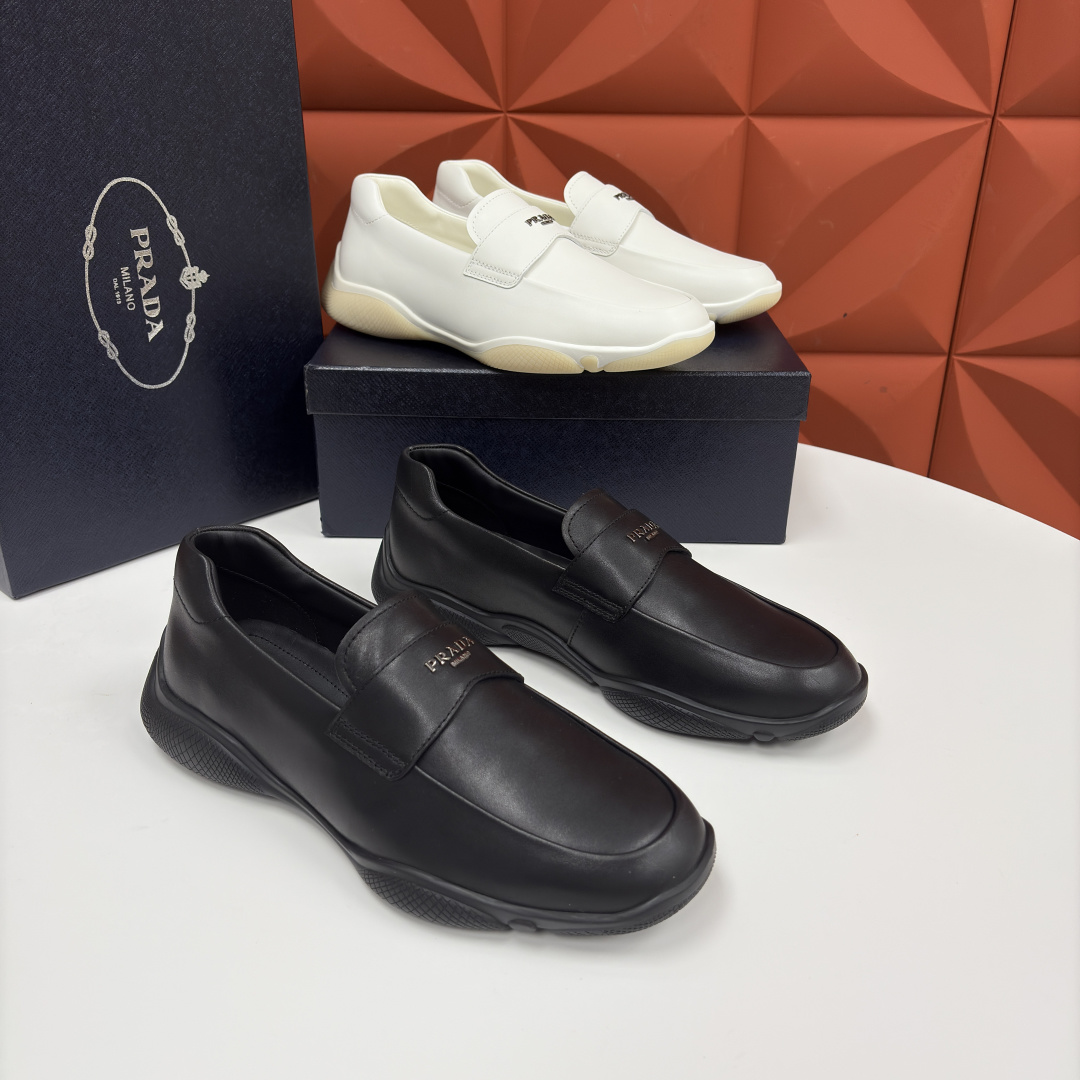 💋💍P家新品 Prad* 普拉-达 莞产出品 新款男士一脚蹬休闲乐福鞋 精准贴合它的设计与质感 采用进口