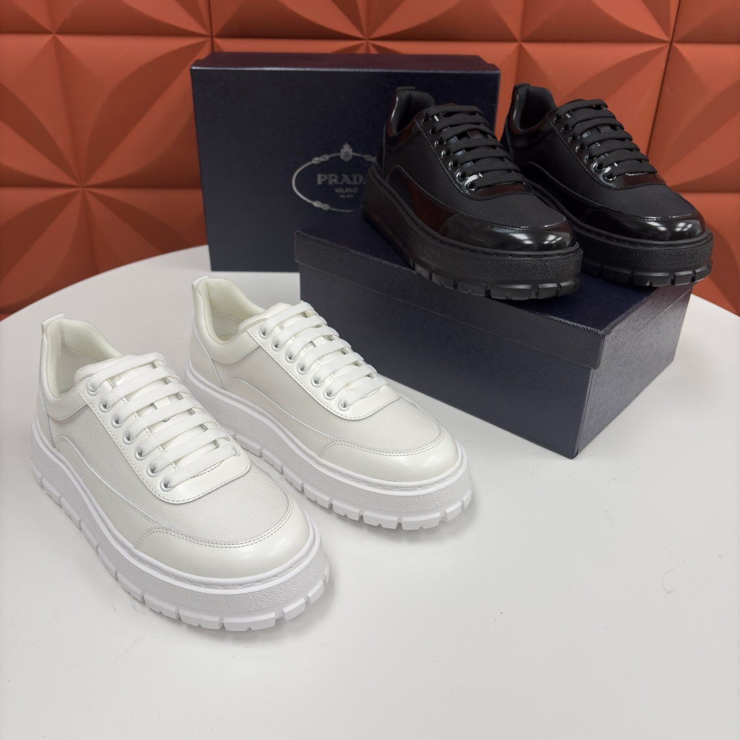 💋💍 P家新品 Prad* 普拉-达 莞产出品 最新款厚底休闲运动鞋 高级感与轻量感的完美结合 。选用优