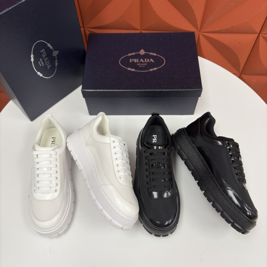 💋💍 P家新品 Prad* 普拉-达 莞产出品 最新款厚底休闲运动鞋 高级感与轻量感的完美结合 。选用优
