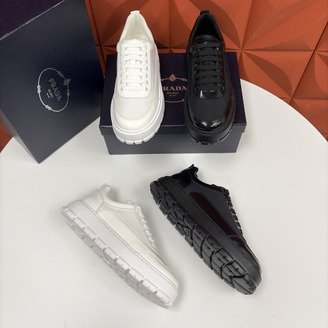 💋💍 P家新品 Prad* 普拉-达 莞产出品 最新款厚底休闲运动鞋 高级感与轻量感的完美结合 。选用优