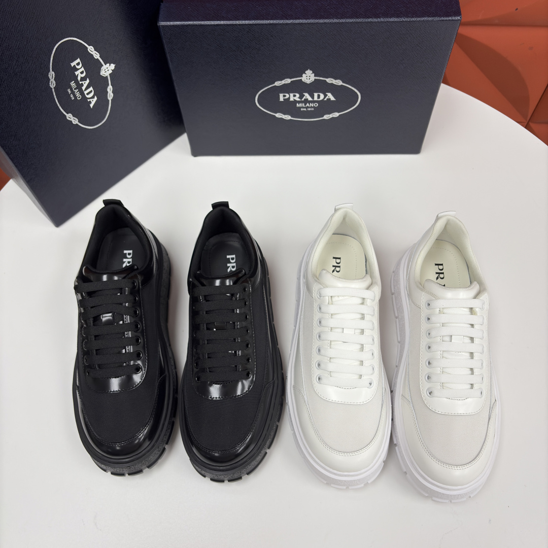 💋💍 P家新品 Prad* 普拉-达 莞产出品 最新款厚底休闲运动鞋 高级感与轻量感的完美结合 。选用优