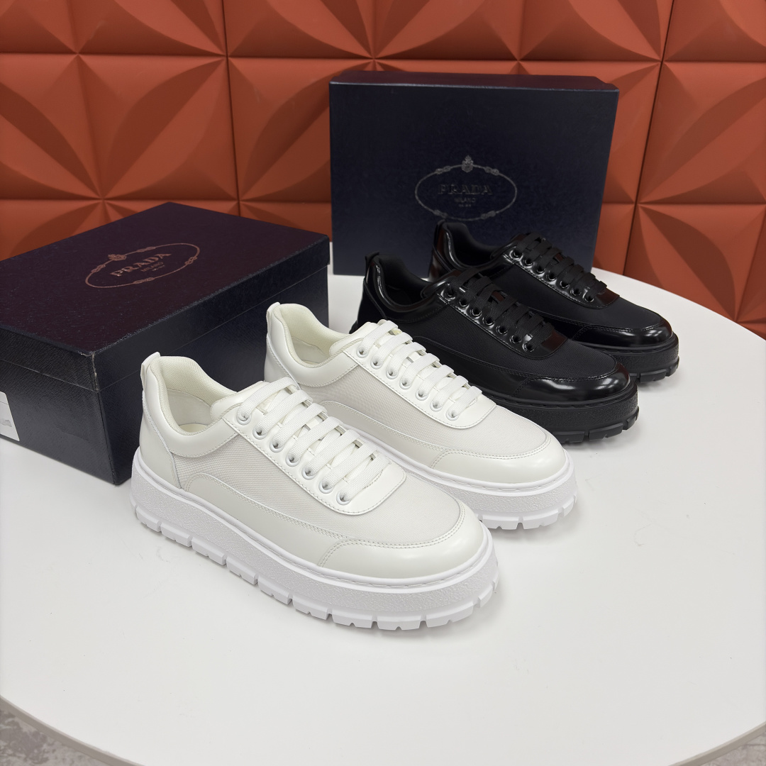 💋💍 P家新品 Prad* 普拉-达 莞产出品 最新款厚底休闲运动鞋 高级感与轻量感的完美结合 。选用优