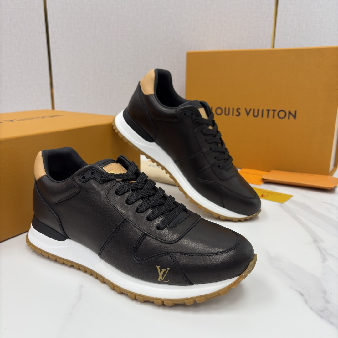 💋 💍 L 家新品 L*V 路易-威登 新款 RUN AWAY 男士运动鞋 官方 9,200 此款运动鞋