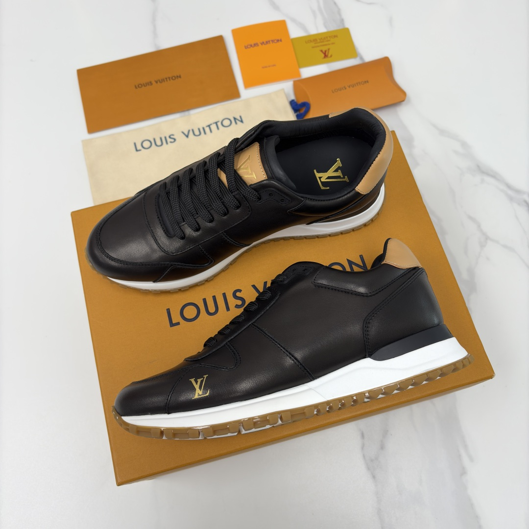 💋 💍 L 家新品 L*V 路易-威登 新款 RUN AWAY 男士运动鞋 官方 9,200 此款运动鞋