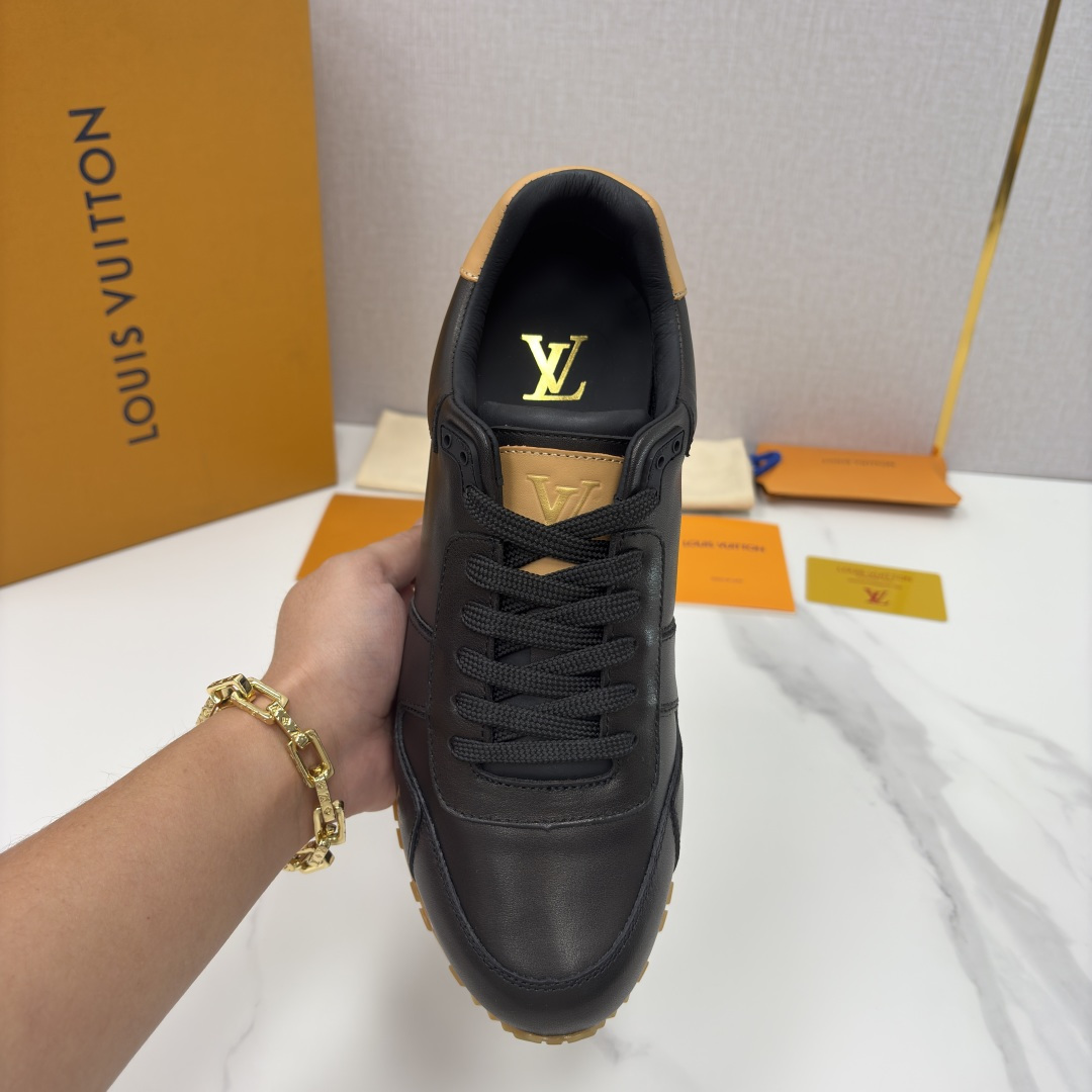 💋 💍 L 家新品 L*V 路易-威登 新款 RUN AWAY 男士运动鞋 官方 9,200 此款运动鞋