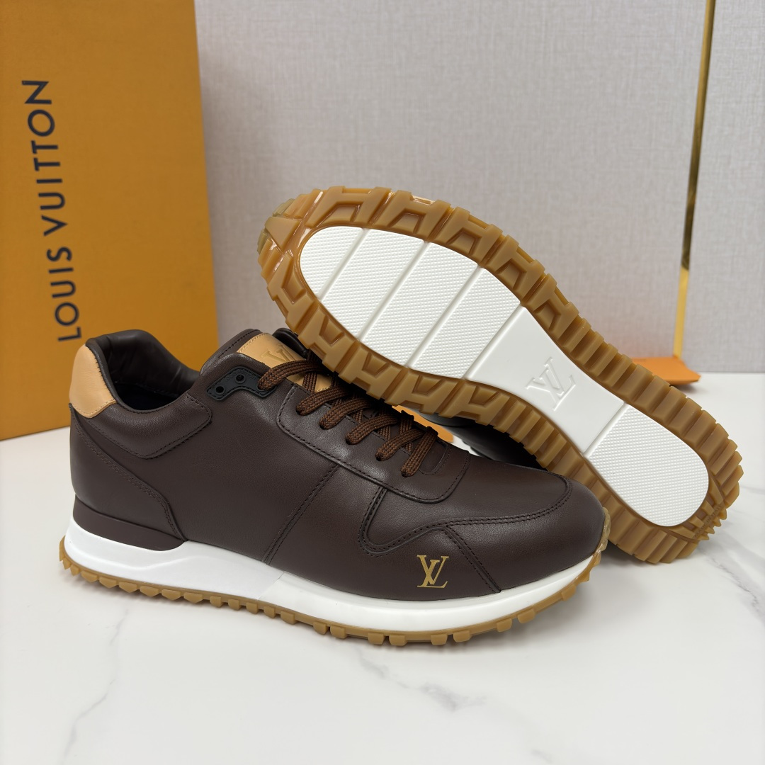 💋 💍 L 家新品 L*V 路易-威登 新款 RUN AWAY 男士运动鞋 官方 9,200 此款运动鞋