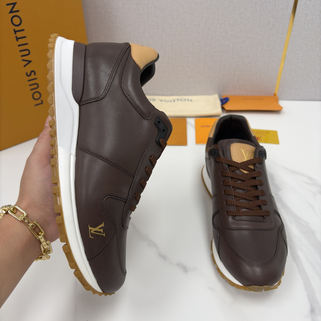 💋 💍 L 家新品 L*V 路易-威登 新款 RUN AWAY 男士运动鞋 官方 9,200 此款运动鞋