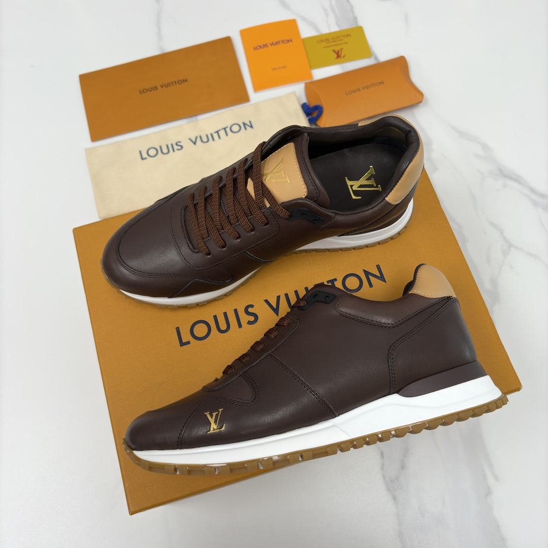 💋 💍 L 家新品 L*V 路易-威登 新款 RUN AWAY 男士运动鞋 官方 9,200 此款运动鞋