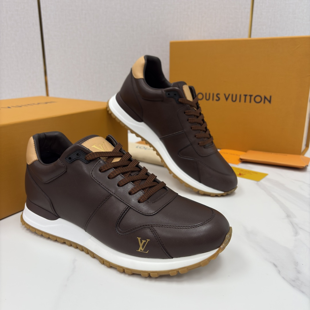 💋 💍 L 家新品 L*V 路易-威登 新款 RUN AWAY 男士运动鞋 官方 9,200 此款运动鞋